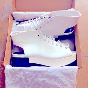 [#1006] ASOS | Forget Me Not Sandal | Open Toe Bootie | White | Size: 10 | NIB |